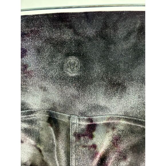 Lululemon NWT Wunder Lounge Short 8” Velour in Multicolor Size 4 - Picture 4 of 8